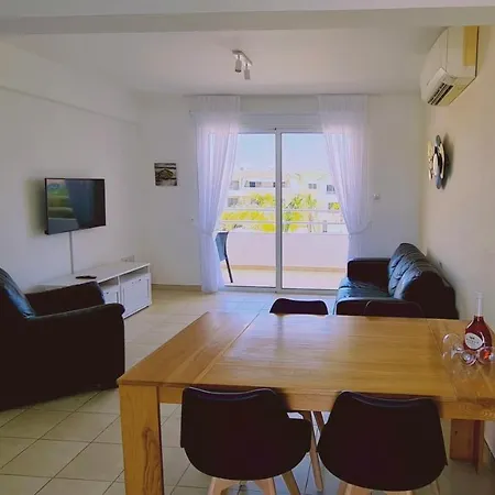 Nissi 3 Privileges Appartement *