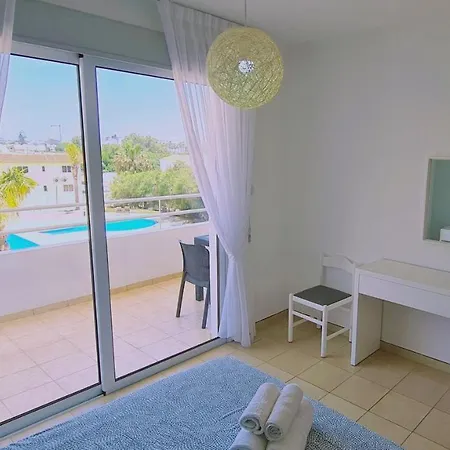 Nissi 3 Privileges Appartement *