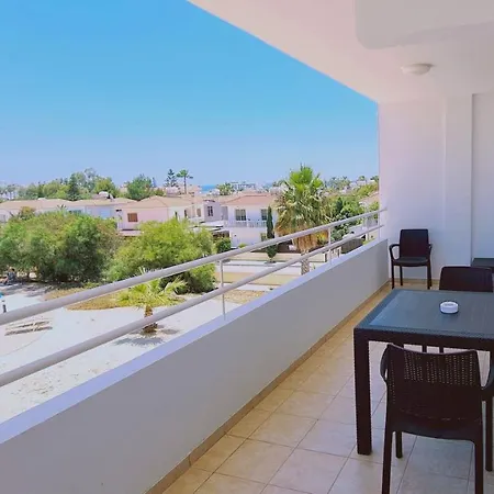 Nissi 3 Privileges Appartement *